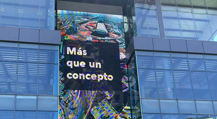 Façade du bâtiment grand panneau d'affichage LED publicitaire au Mexique