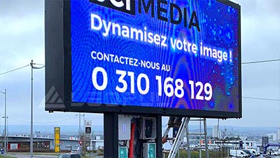 Affichage de la publicité extérieure double face de la rue France