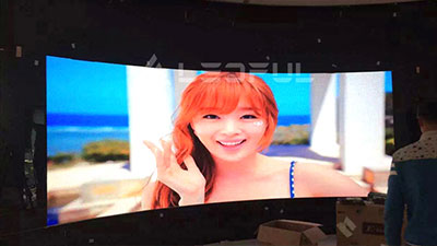Affichage LED de la publicité HD incurvée intérieure de la Corée